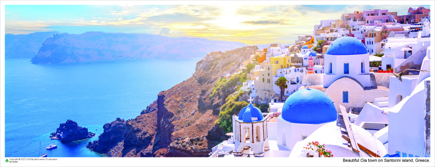 Beautiful Oia town on Santorini island, Greece